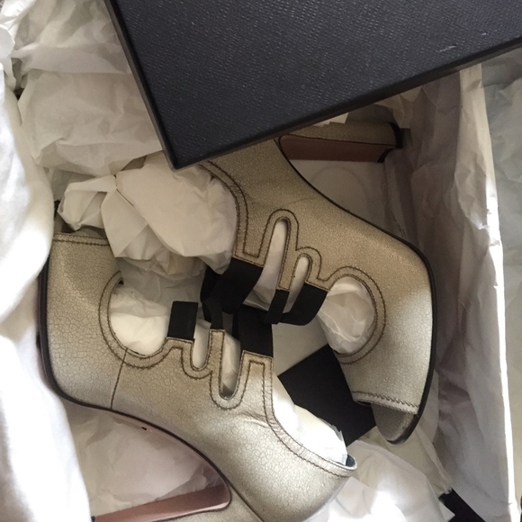 Prada white 3-strap Mary Janes size 37.5 - Picture 4 of 6